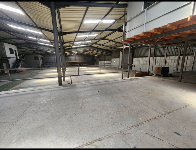 5,500M² WAREHOUSE FOR SALE IN WADEVILLE